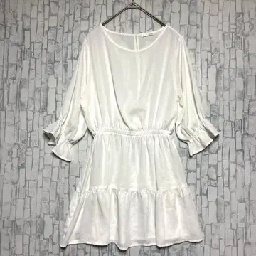 apres jour [아프레 주르] 화이트 반소매 프릴 셔츠 블라우스