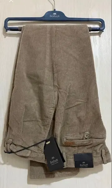 Bardot 베이지 코듀로이 슬랙스 미사용품 50