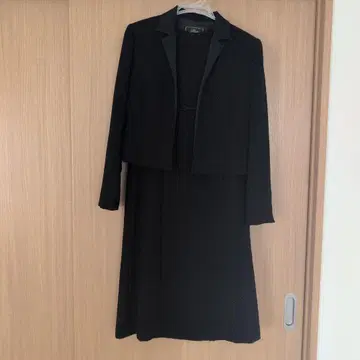 블랙 원피스 수트 숏 자켓