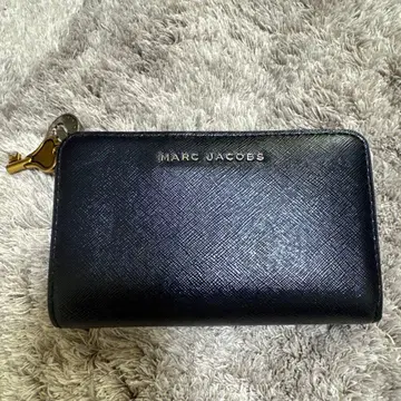 MARC JACOBS 네이비 가죽 접이식 지갑