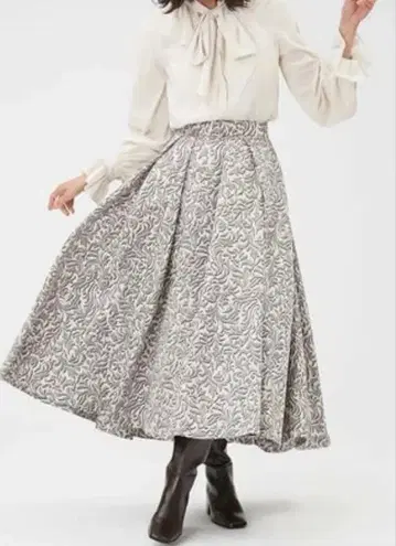프레이아 아이디 볼륨 턱 프린트 스커트