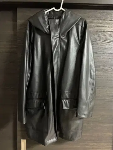 NO ID. 인조 가죽 코트