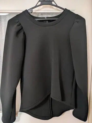 하라짱 콜라보 종이상자 니트 개더 상의 블랙 S 사이즈