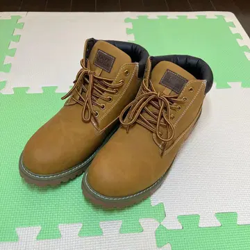 브라운 스웨이드 하이컷 부츠