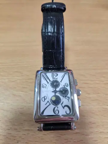 크로노그래프 손목시계 가죽 밴딩