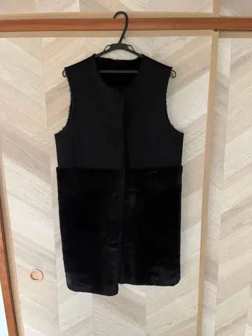 스웨이드 원단과 퍼 베스트