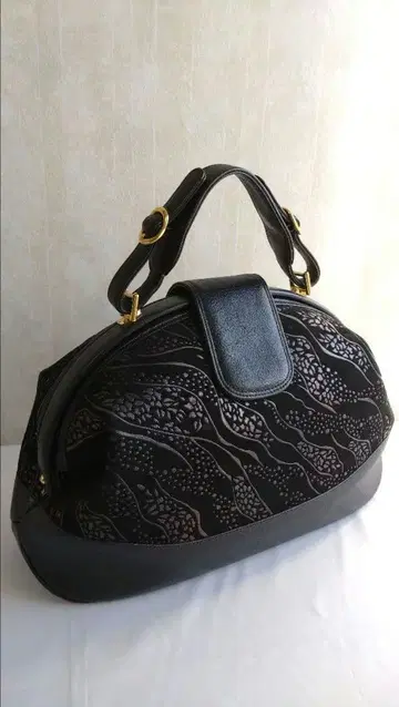 새상품급 천연 가죽 인덴 백