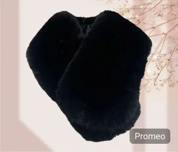 새상품급 TOCCA 블랙 퍼 티펫 머플러