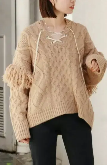[택 포함] Ungrid 케이블 프린지 레이스업 니트 베이지