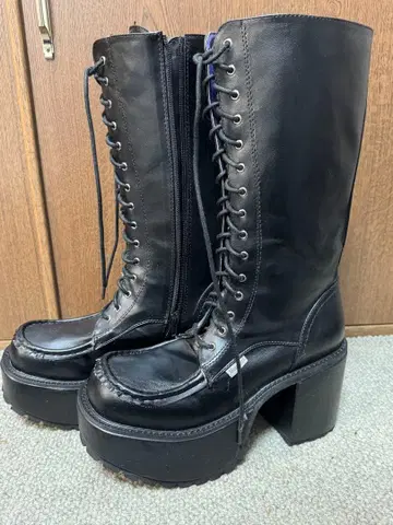 통굽 레이스업 부츠 yosuke