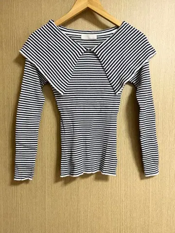 CELFORD 빅 칼라 보더 긴팔 리브 니트