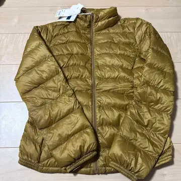 택 포함 미사용 새상품 유니클로 프리미엄 다운 울트라 라이트 자켓 M