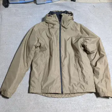 베이지 후드 부착 점퍼