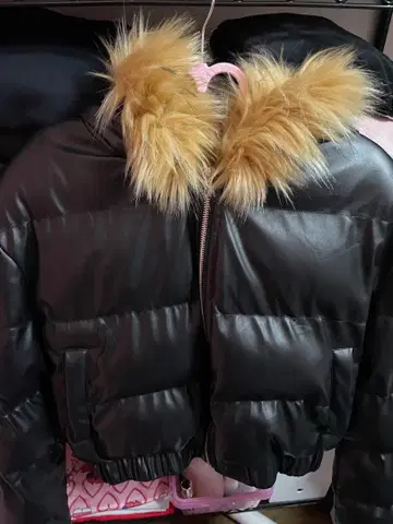 퍼 달린 다운 자켓