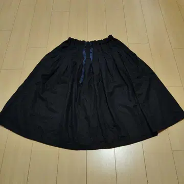 미사용 새상품 SO 에스오 블랙 플레어 스커트 허리밴딩