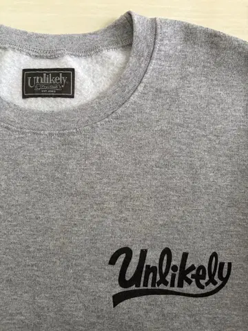 Unlikely 그레이 맨투맨 L