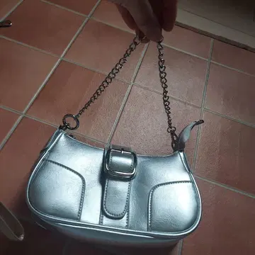 실버 버클 디자인 백