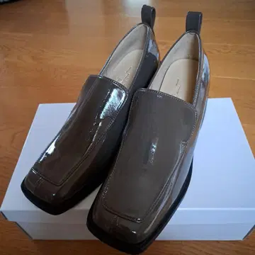 루타론 와이드 스퀘어 힐 로퍼 브라운 C 23.5