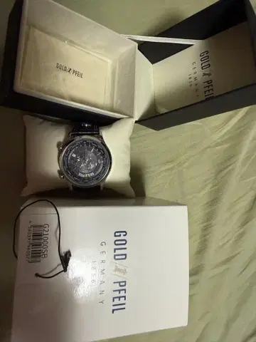 GOLD PFEIL 손목시계