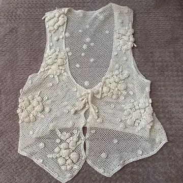 핑크하우스 아이보리 꽃 무늬 자수 니트 베스트