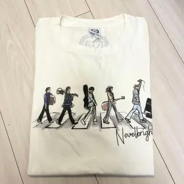 Novelbright T셔츠