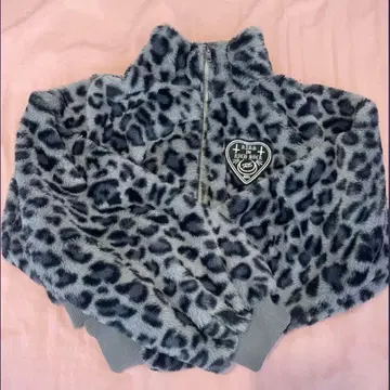 루스반 노노카 x KRY 레오파드 무늬 숏 기장 보아 셋업