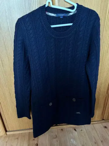 블랙 케이블 니트 스웨터