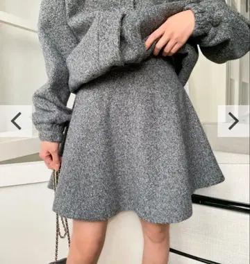 미사용 새상품 벌스데이 바쉬 BOUCLE FLARE SKIRT 그레이