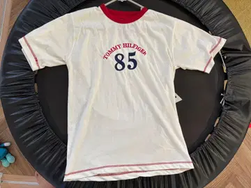 TOMMY HILFIGER 자수 로고 T셔츠