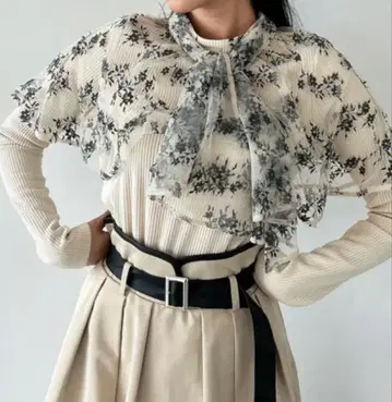 레이스 케이프 타이 니트