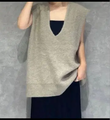 [ 택 포함 새상품 ] Apart by 베이지 V넥 니트 베스트
