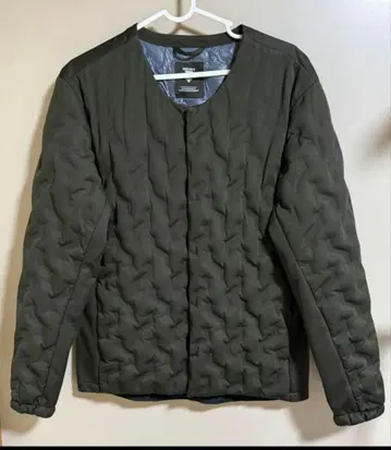 데상트 WILLED DOWN JACKET 남성용 카키 M 사이즈 골프