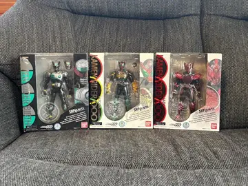 S.H.Figuarts 가면라이더 오즈 타토바, 타자도르, 버스