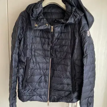 미사용 Moncler 네이비 다운 자켓 후드 부착 사이즈 1