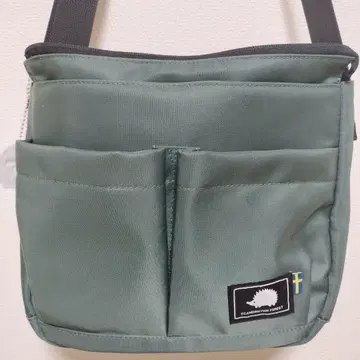 스칸디나비안 포레스트 그린 나일론 숄더백