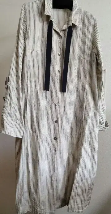 스트라이프 버튼 달린 겉옷