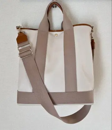 [ 가격 인하 중 ] 탑카피 스코치 그레인 A4 토트백 크림