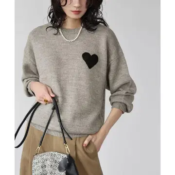 엘프 랭크 하트 자수 니트 풀오버