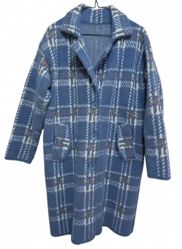 블루 계열 체크 무늬 롱 코트