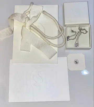 SWAROVSKI 스와로브스키 목걸이
