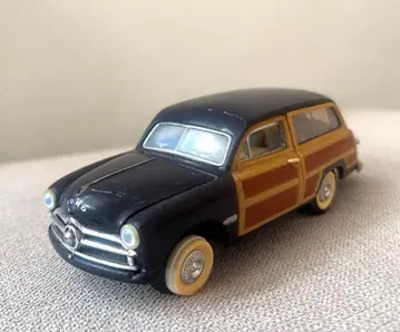 미니카 빈티지 1949 포드 우디 왜건 앤티크