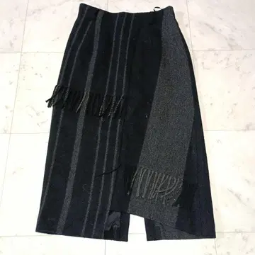 composition KEIKO KISHI 케이코 키시 울 타이트 스커트