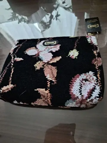 미사용 새상품 FEILER 페이러 로자소아베 꽃무늬 자수 파우치