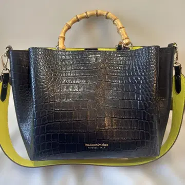 크로커다일풍 인조 가죽 숄더백 네이비 가격 인하 문의는 댓글로 주세요