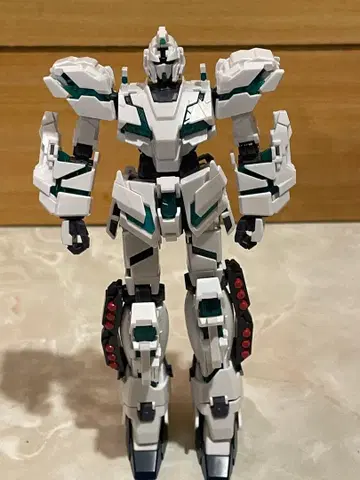 hg 풀아머 유니콘 건담 완성품