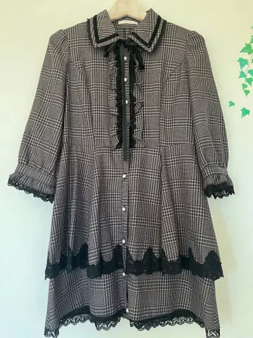 엑시즈팜 체크 무늬 미니 원피스 7부 소매