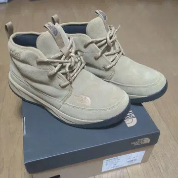 THE NORTH FACE 베이지 부츠
