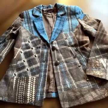 유키토리이 배색이 멋진 비쥬 포함 체크 무늬 자켓