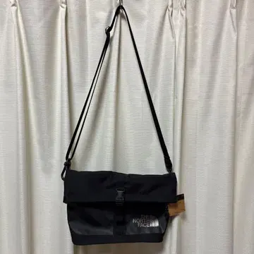 THE NORTH FACE Base Camp Shoulder Bag