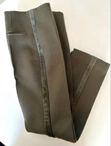 후미카우치다 울 라인 팬츠